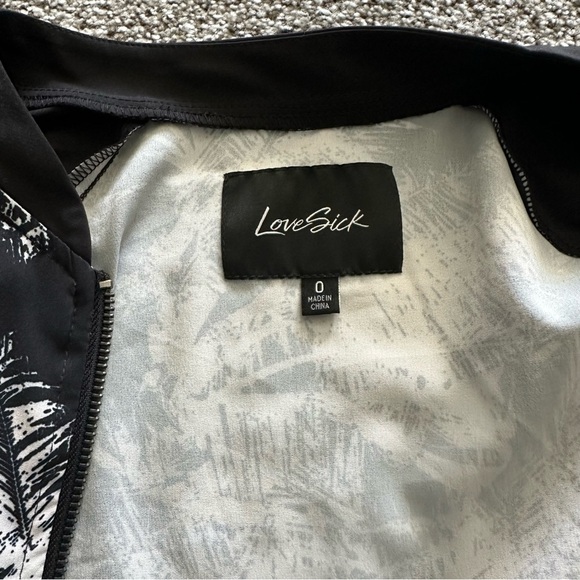 LOVESICK TORRID 0 0X XXL Black White Silky Abstract Palms Bomber Jacket R $89 - Picture 11 of 12
